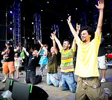 Raggafaya - koncert na duej scenie festiwalu Przystanek Woodstock 2011